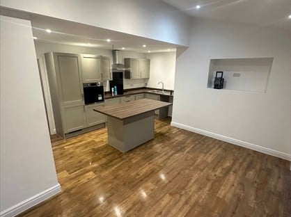 3 Bed Semi-Detached House, Vale Road, L25