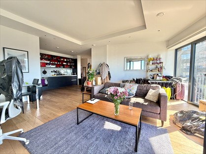 Room in a Shared Flat, Modena House, E14