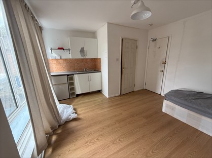 Studio Flat, Grebe, NW9