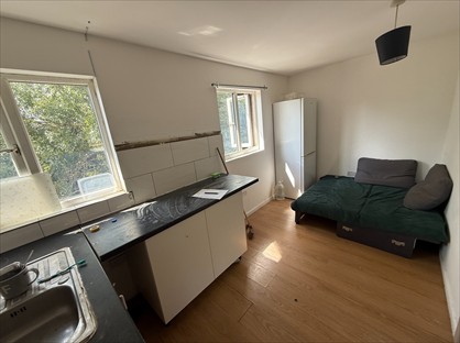 Room in a Shared House, Watford Way, NW4