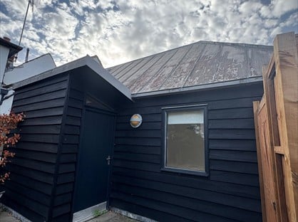 1 Bed Flat, Dene Street, RH4