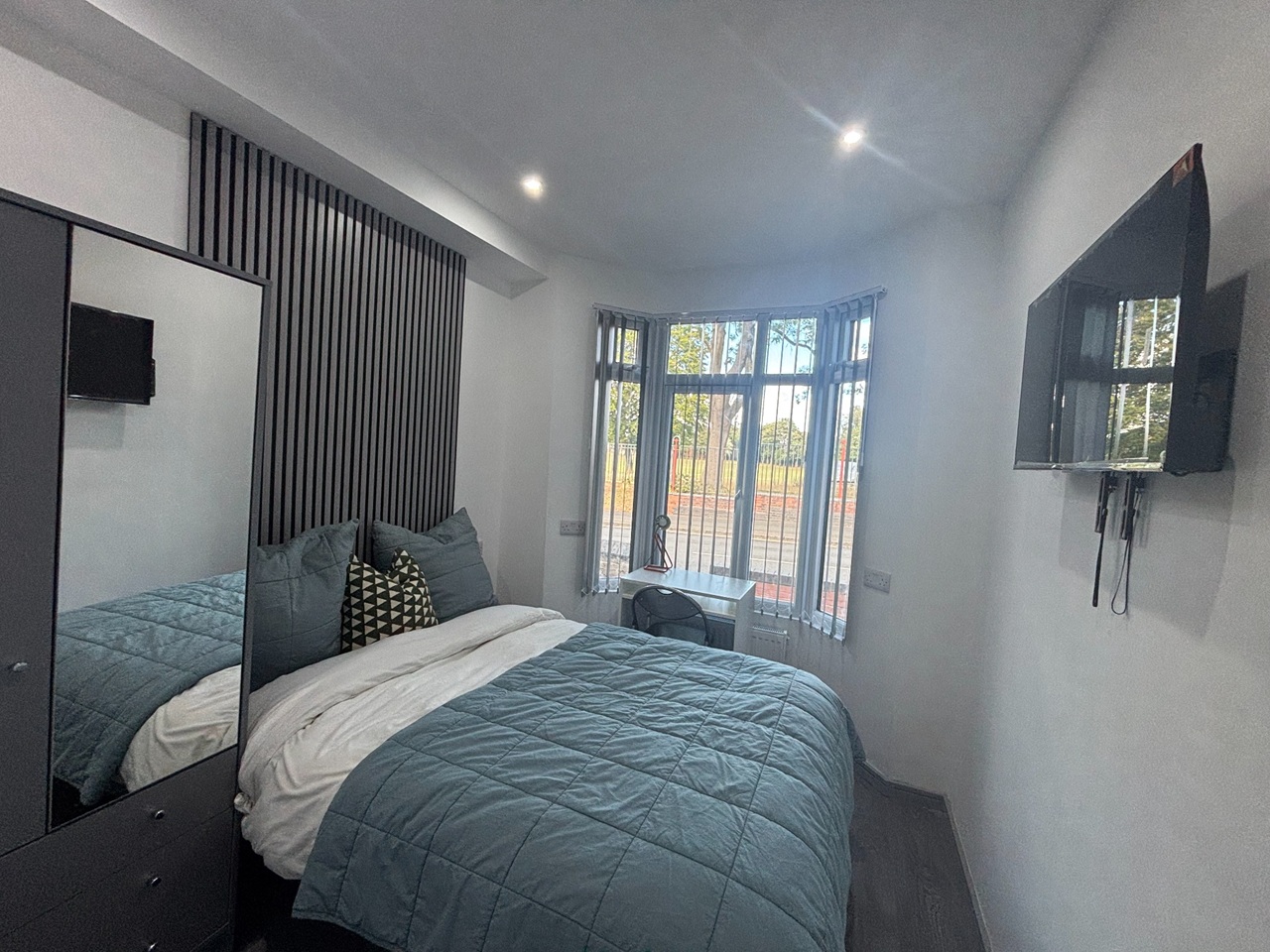 Room in a Shared House, High Street, B66