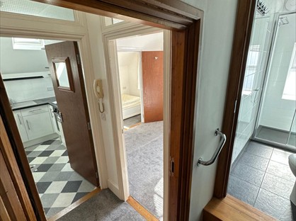 Studio Flat, Selborne Road, WR1