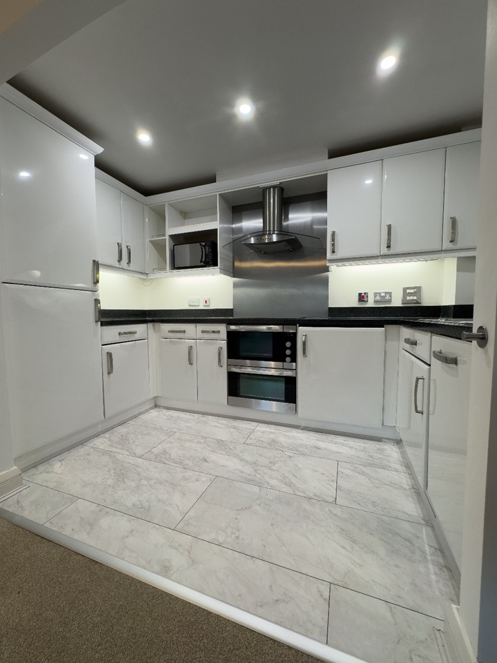 2 Bed Flat, Darwin House, B13 photo 5