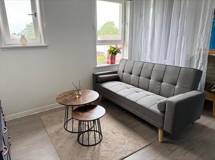 Studio Flat, Burghmuir Court, EH49