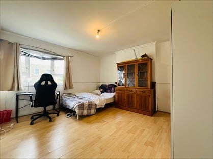 3 Bed Flat, Penrose House, SE17