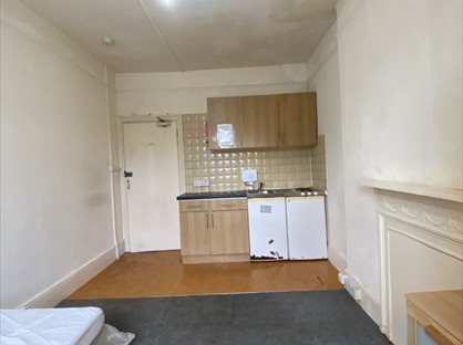 Studio Flat, Beech House Road, CR0