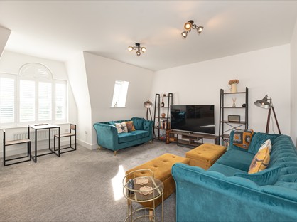 1 Bed Flat, Aston Road, SS15