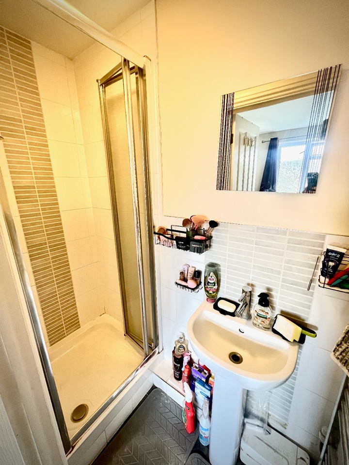 Room in a Shared House, Acton Way, CB4 photo 2