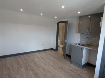 Studio Flat, Tewson Road, SE18