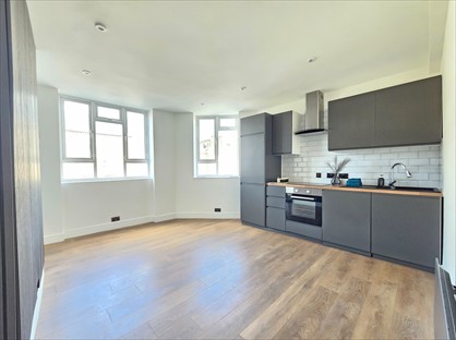 2 Bed Flat, Well Street, E9