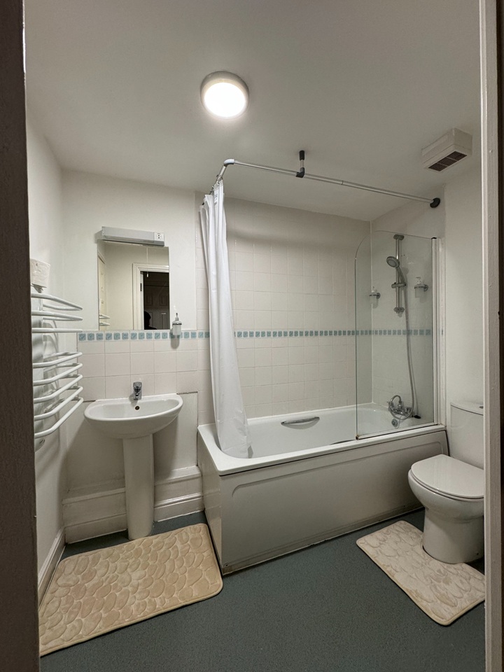 2 Bed Flat, Tramway Court, E1 photo 4