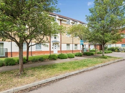 2 Bed Flat, Eddington Crescent, AL7