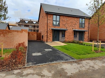 2 Bed Semi-Detached House, Rosewood Drive, B90