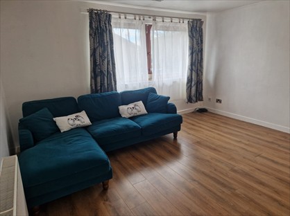 2 Bed Flat, Elgin Court, KY12