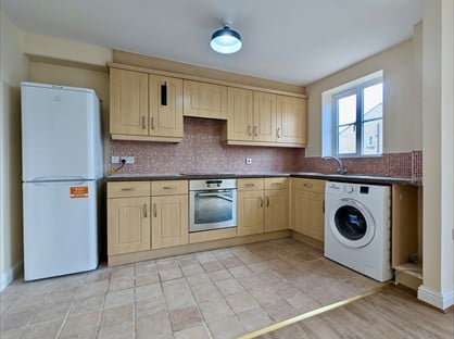 3 Bed Flat, Beechwood Park, HD6