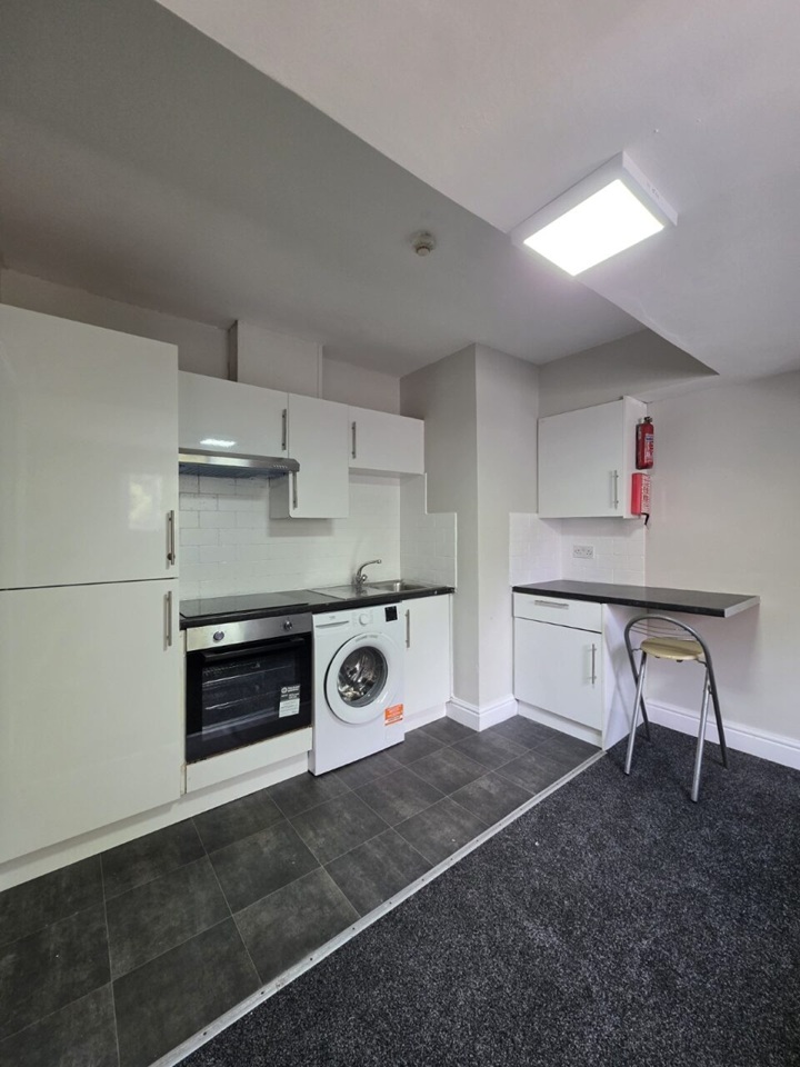 Cardiff - 3 Bed Flat, Colum Road, CF10 - To Rent Now for £1,400.00 p/m