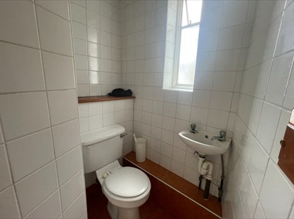 Bedsit, Sussex Gardens, W2