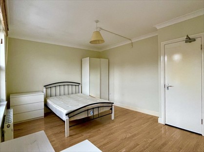 Room in a Shared House, Folkestone Road, E17