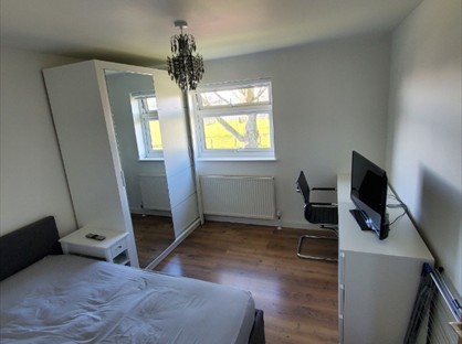 5 Bed Semi-Detached House, Sallowbush Road, PE29