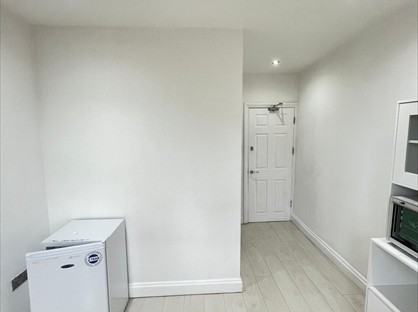 Room in a Shared House, Burlington Road, CR7