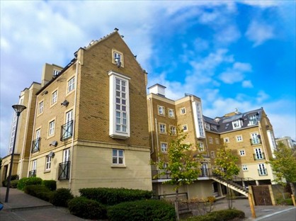 2 Bed Flat, Sandpiper Close, DA9