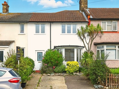 3 Bed Terraced House, Manchester Drive, SS9