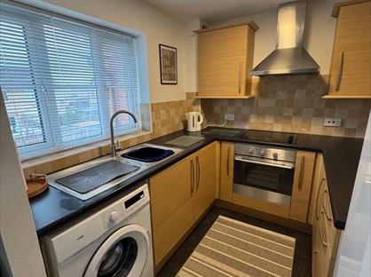 1 Bed Terraced House, Findon Close, HU7