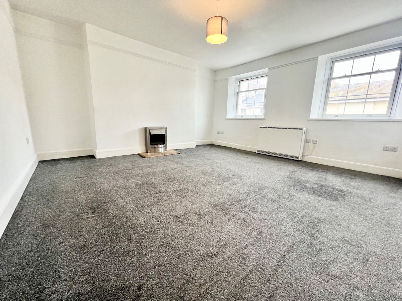 paignton-2-bed-flat-gerston-place-tq3-to-rent-now-for-900-00-p-m
