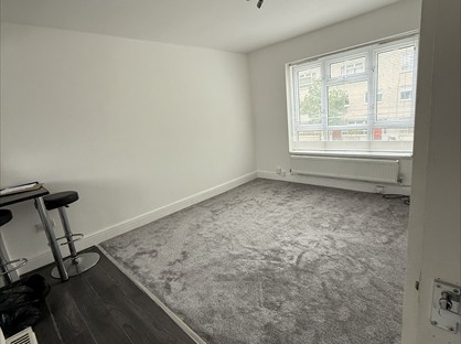 1 Bed Flat, Thornside Walk, L25