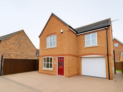 3 Bed Detached House, High Street, DN9