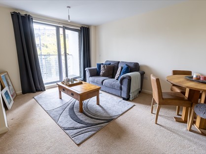 2 Bed Flat, Skyline, B1