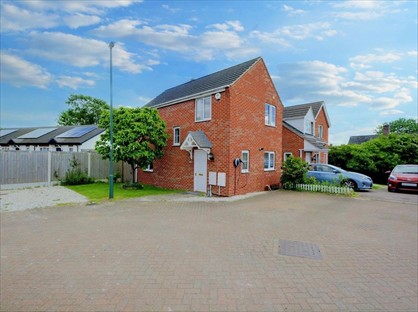 3 Bed Terraced House, Oakford Close, NG8