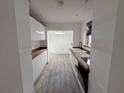 3 Bed Terraced House, Queen Street, LA15