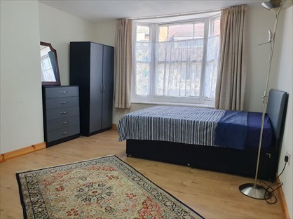 Room in a Shared House, Worcester Road, B61
