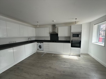 1 Bed Flat, Upton Park, SL1