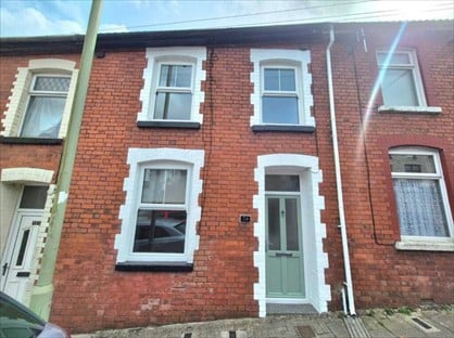 2 Bed Terraced House, Thomas Street, CF40