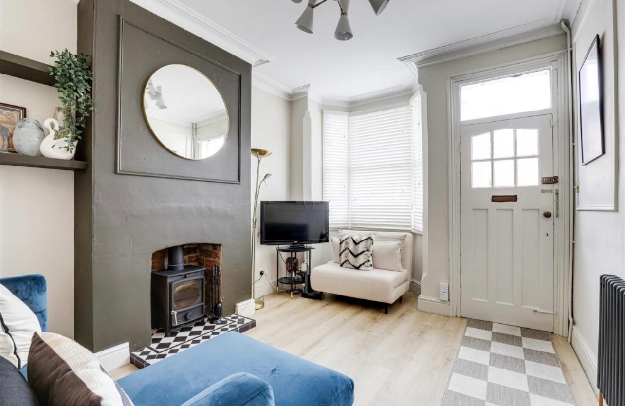 2 Bed Terraced House, Thorneywood Rise, NG3