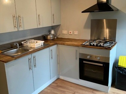 6 Bed Flat, Hopton Road, SW16