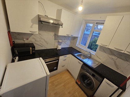 2 Bed Flat, Gledwood Drive, UB4