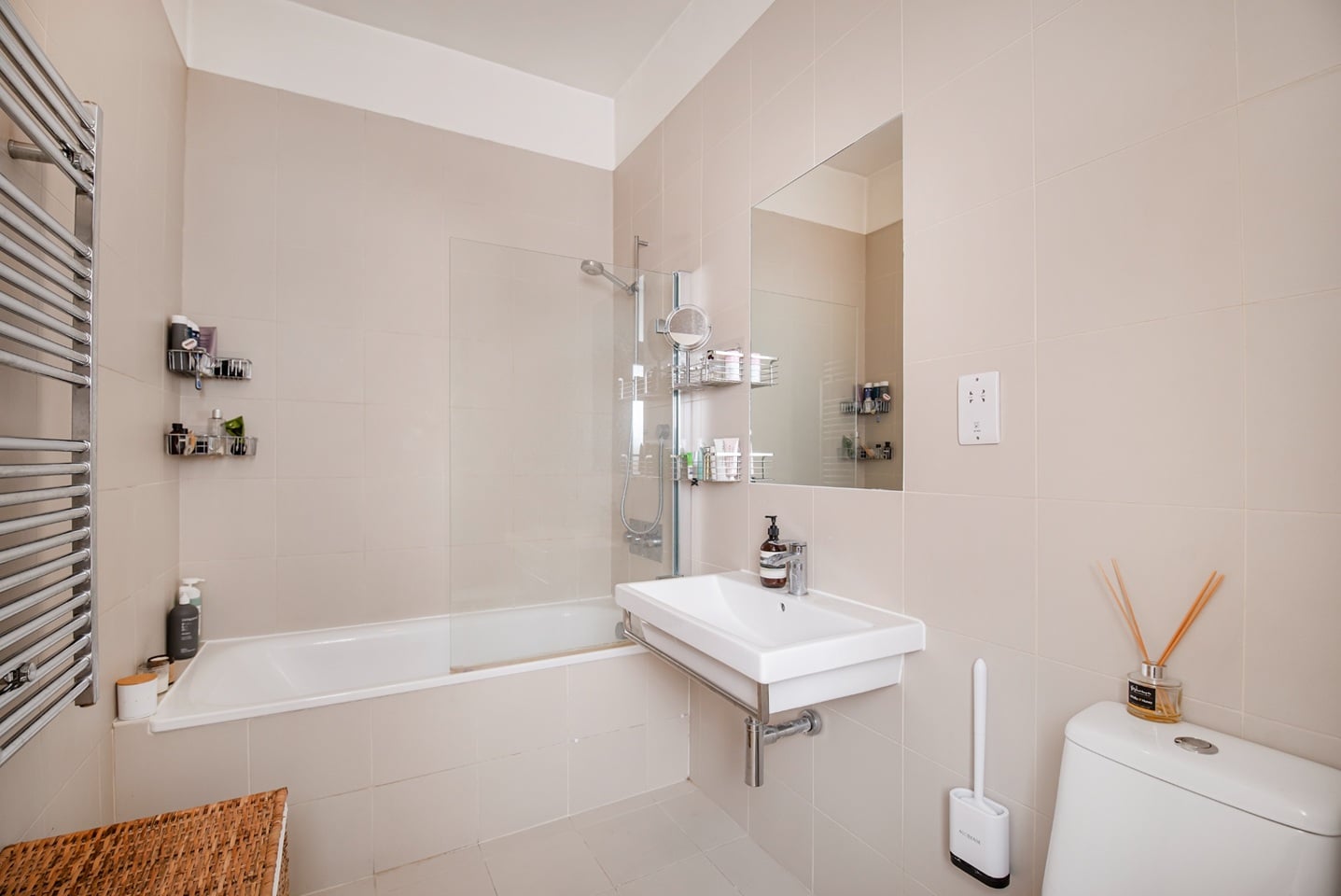 1 Bed Flat, Downside Crescent, NW3 photo 4