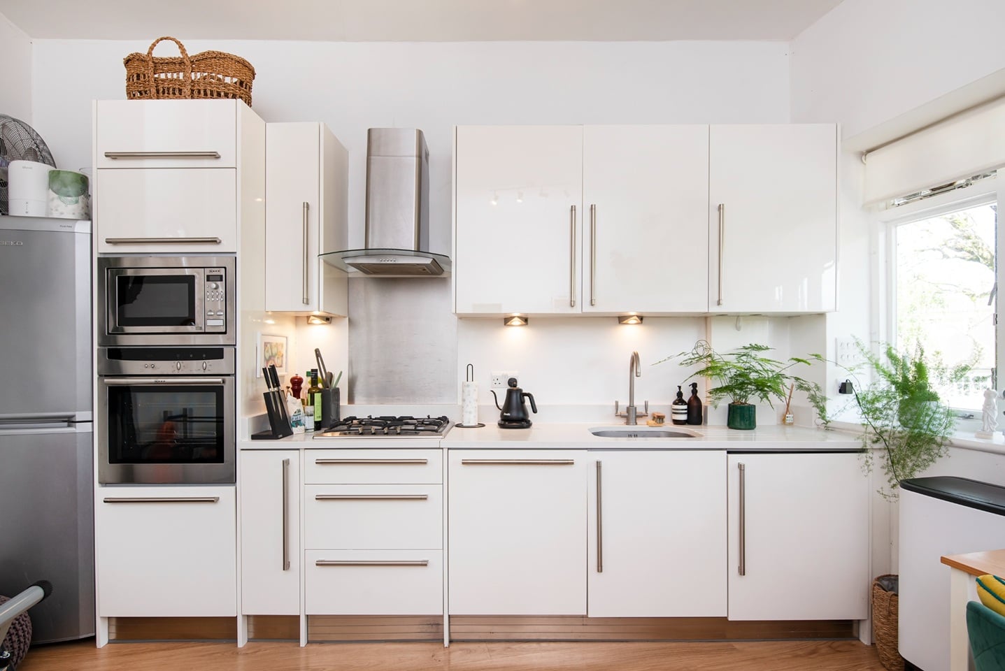 1 Bed Flat, Downside Crescent, NW3 photo 2
