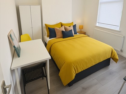 Room in a Shared House, Powell Street, WF9