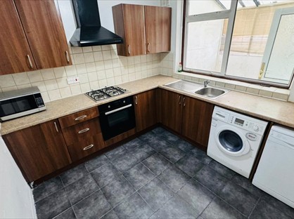 3 Bed Terraced House, Barge House Road, E16