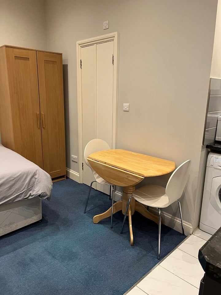 Studio Flat, Courtfield Gardens, SW5, N1 7GU