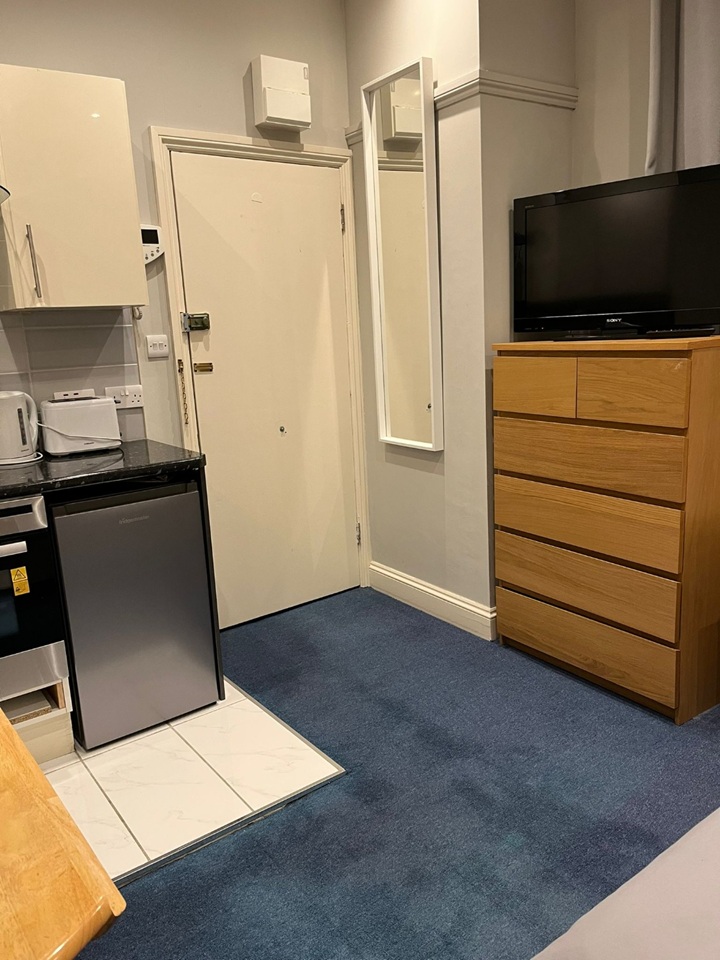 Additional image 5 of Studio Flat, Courtfield Gardens, SW5, N1 7GU