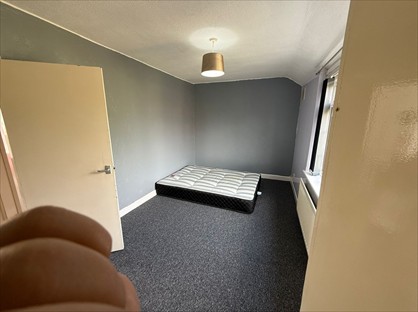 Room in a Shared House, Habberley Road, B65