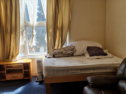 Studio Flat, Erith, DA8