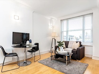 Studio Flat, Hill Street, W1J