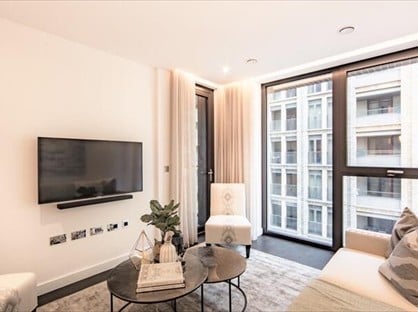 2 Bed Flat, Thornes House, SW11